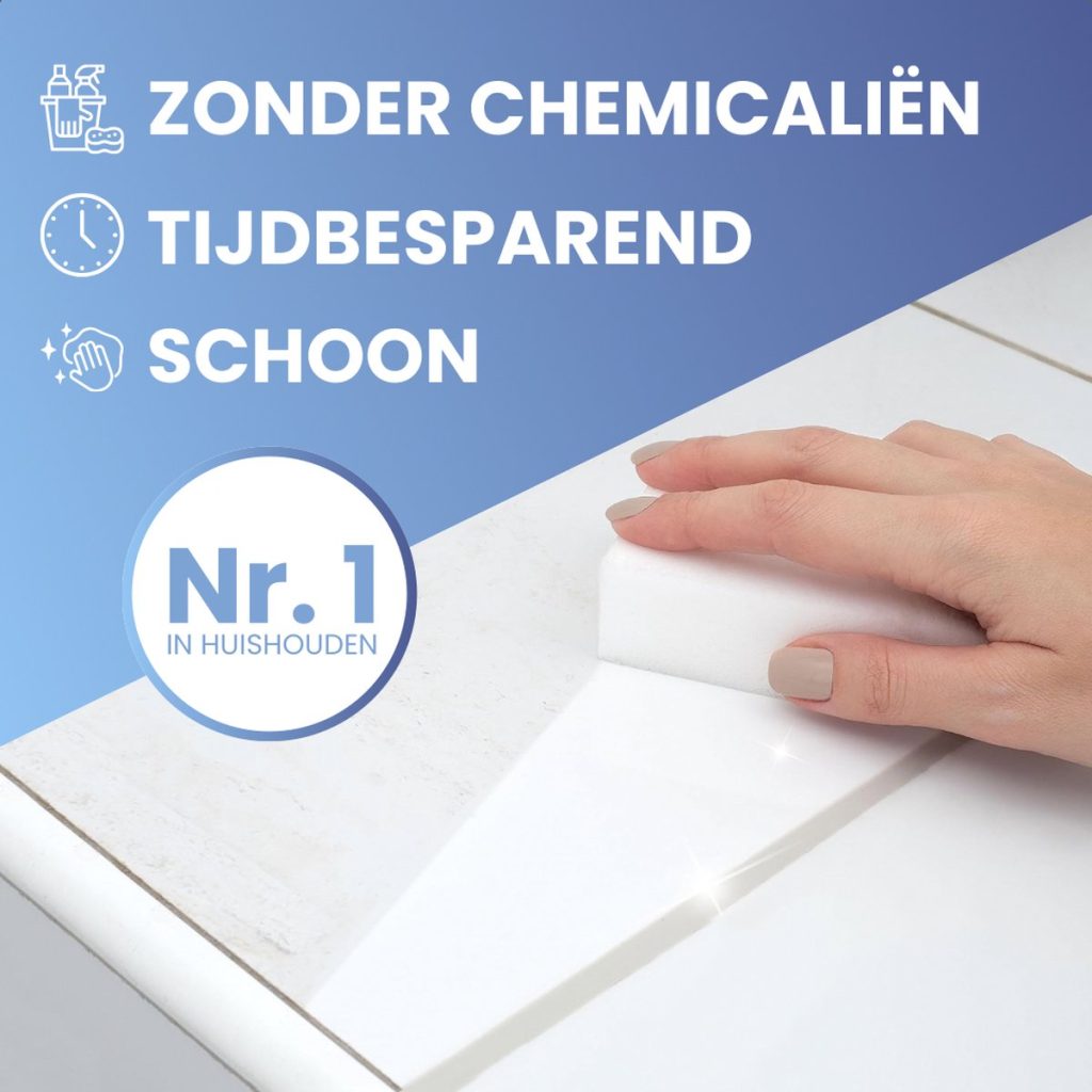 Hand gebruikt een witte wonderspons op een witte tegelvloer, Nr. 1 in huishouden, zonder chemicaliën, tijdbesparend schoon.